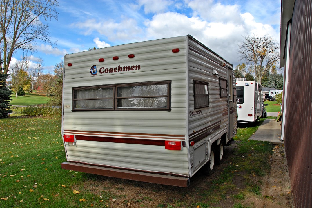 1986 Coachmen Crusader 17 FDRG Travel Trailer